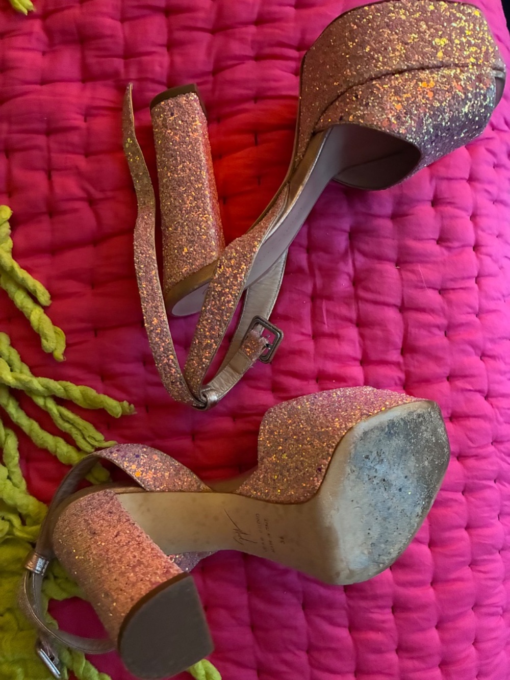 Heels - Picture 2 of 4
